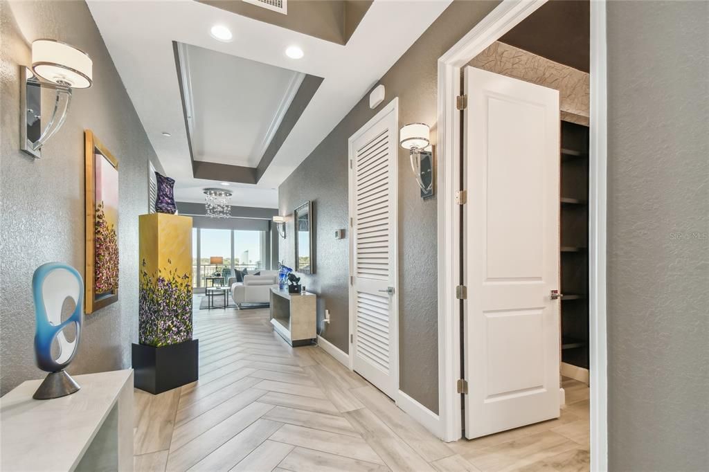 Interior, Recessed Lighting, Wood Texture Flooring