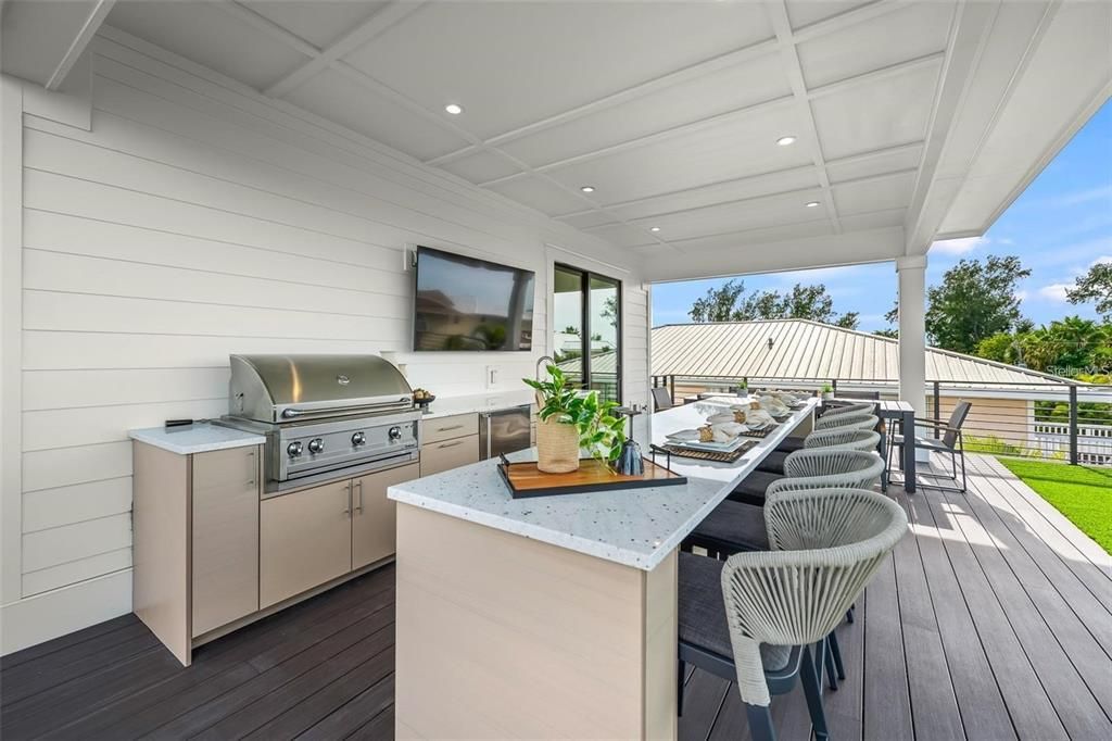 Exterior, Outdoor Kitchen