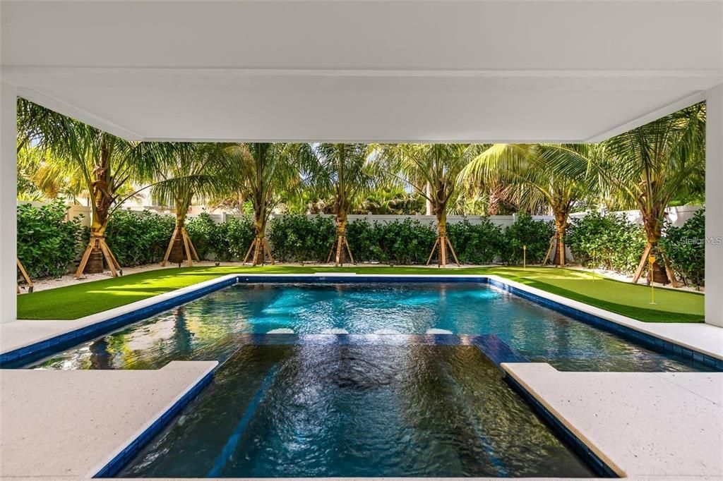 Exterior, Pool
