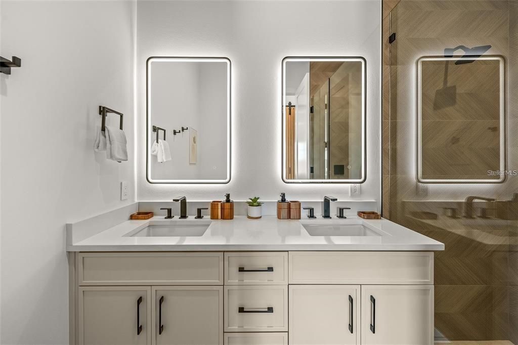 Bathroom, Dual Sink Vanities, Interior