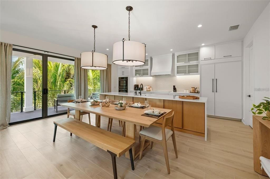 Dining room, Interior, Kitchen, Pendant Lights, Recessed Lighting, Wood Texture Flooring