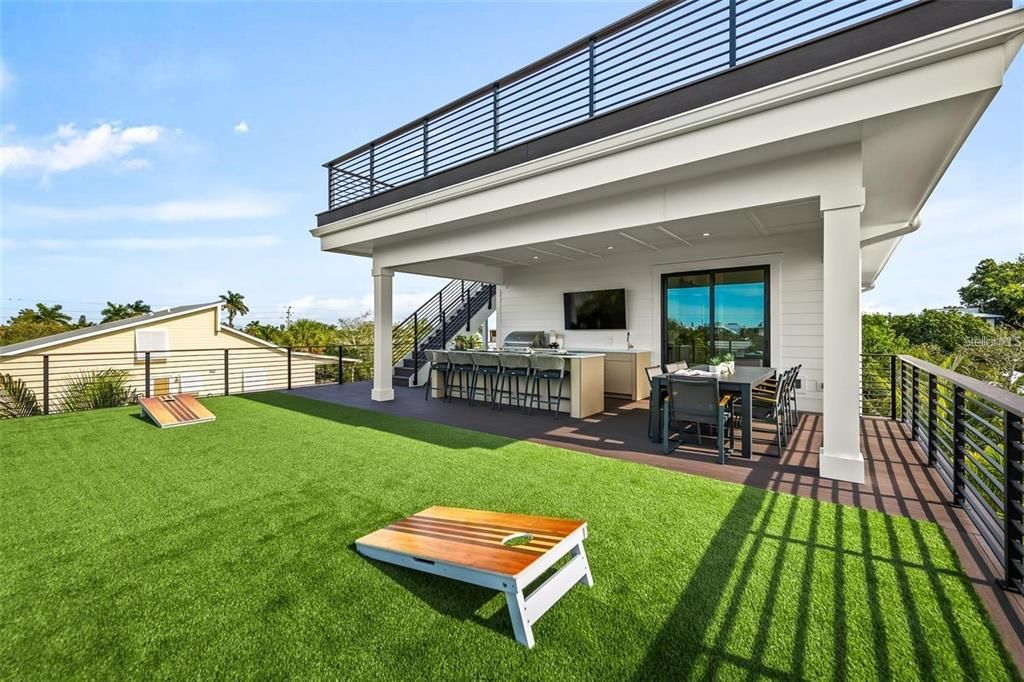 Backyard, Exterior, Outdoor Kitchen
