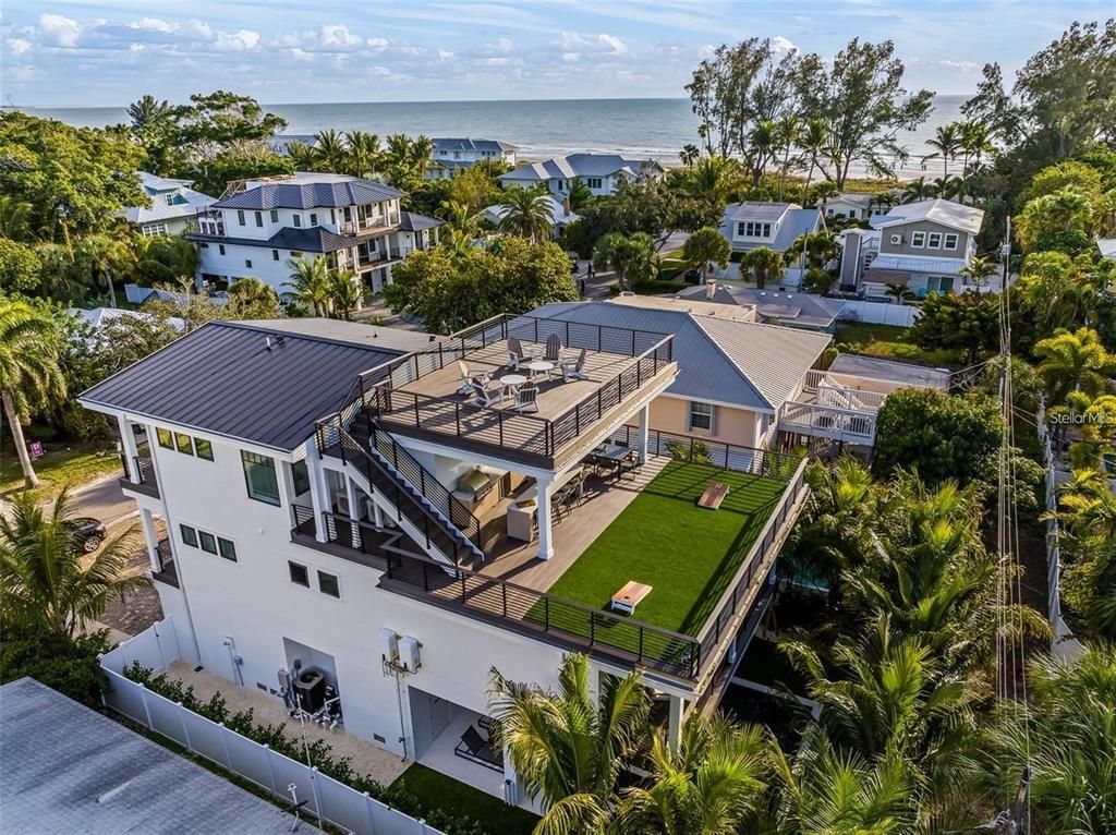 Exterior, Drone