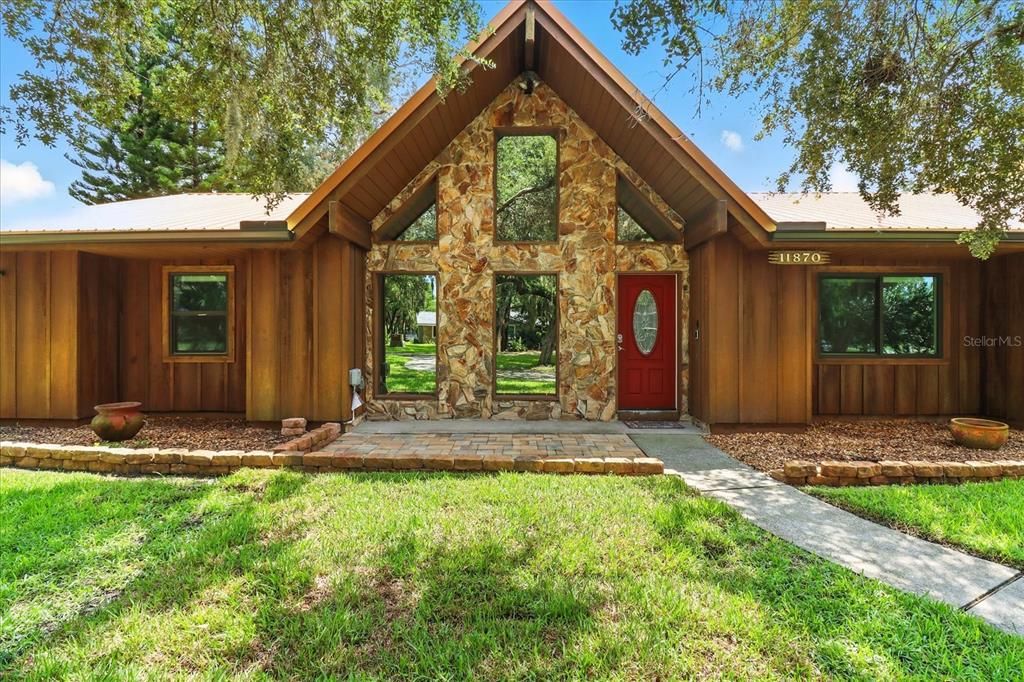 Exterior, Facade, Log Home