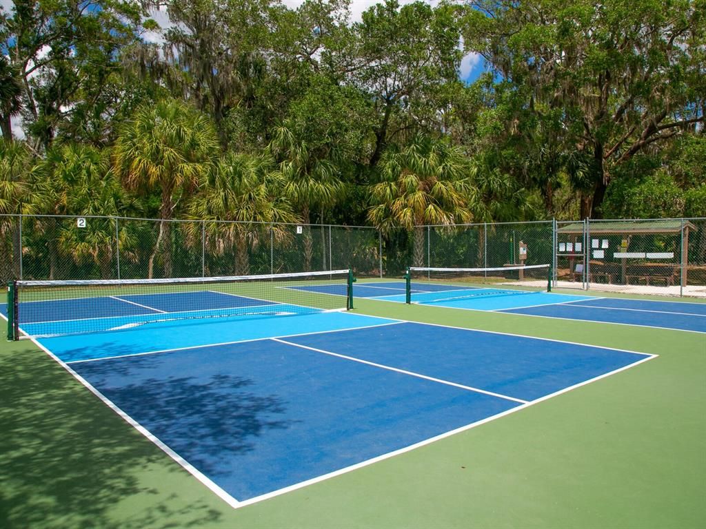 Exterior, Tennis Courts