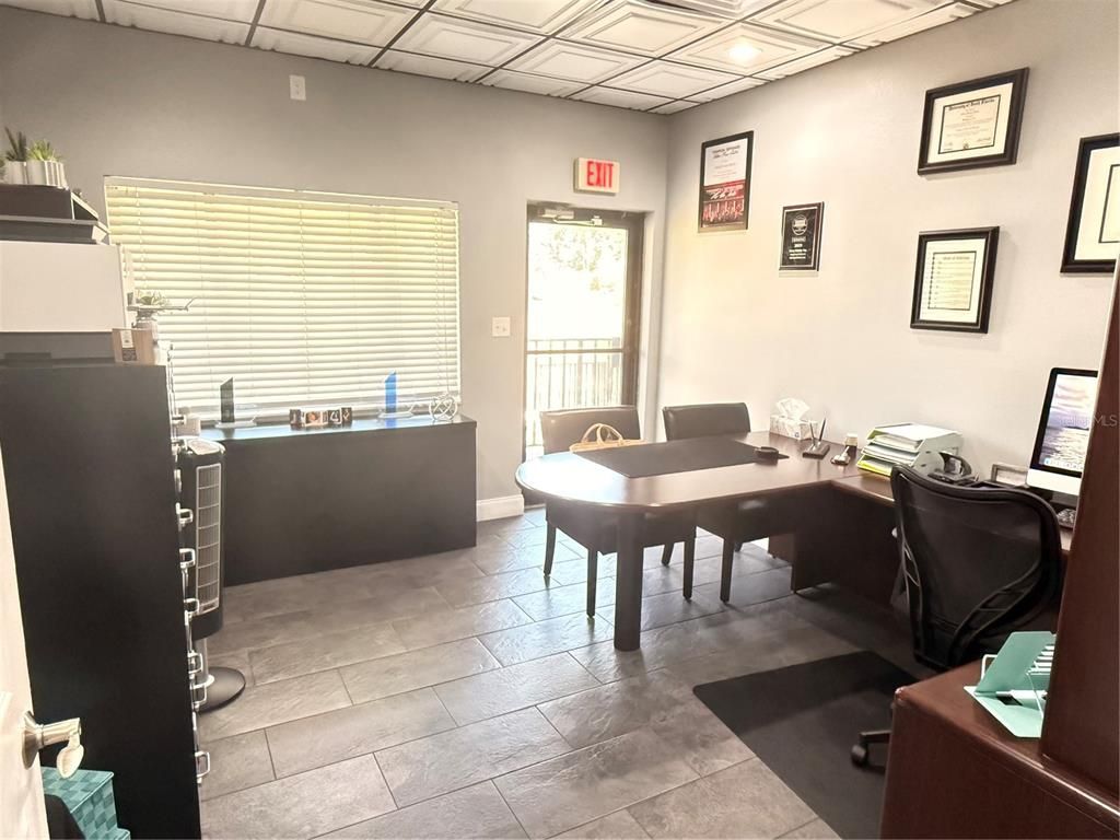 Home Office, Interior