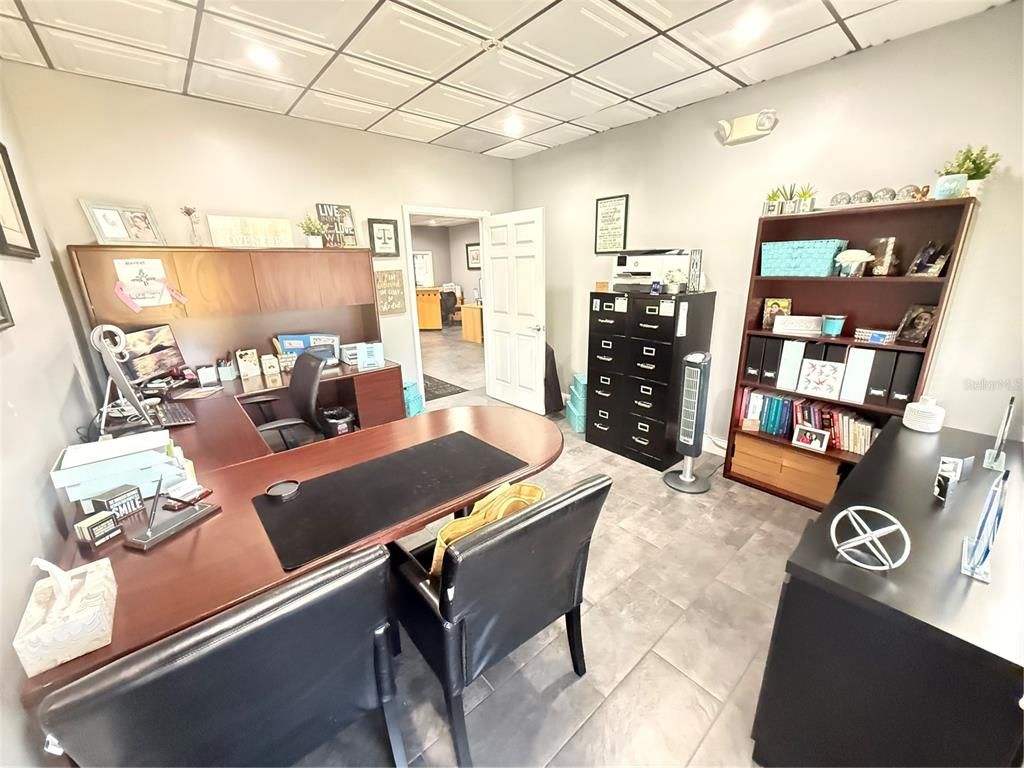 Home Office, Interior