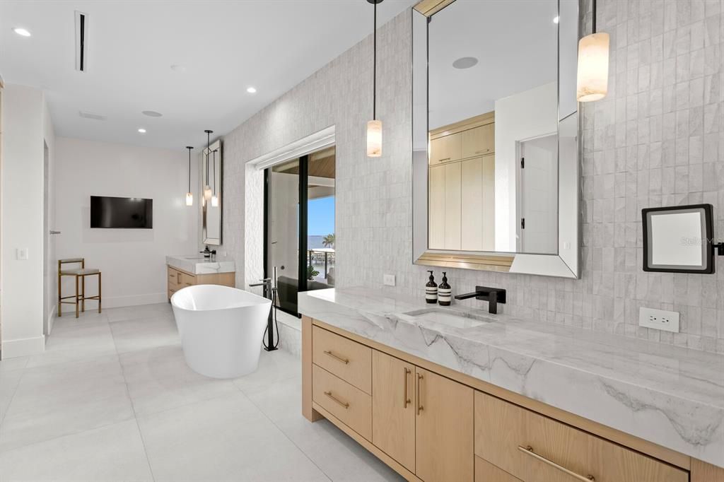 Bathroom, Dual Sink Vanities, Free Standing Baths, Interior, Pendant Lights, Recessed Lighting