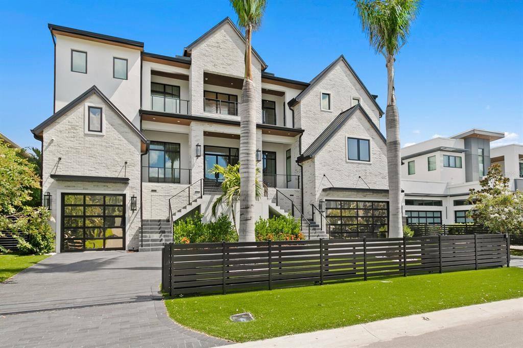 Attached, Exterior, Facade, Rowhouse