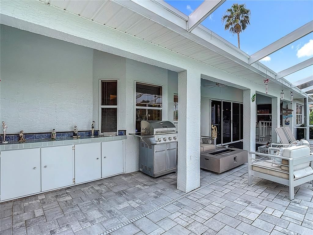 Exterior, Glass Ceilings, Outdoor Kitchen, Sun Room