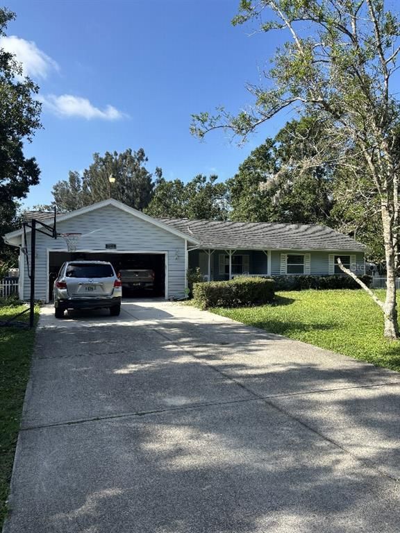 Attached, Exterior, Facade, Ranch