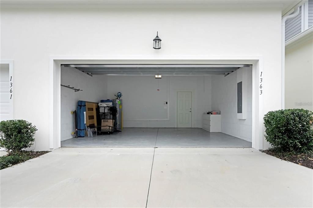 Exterior, Garage
