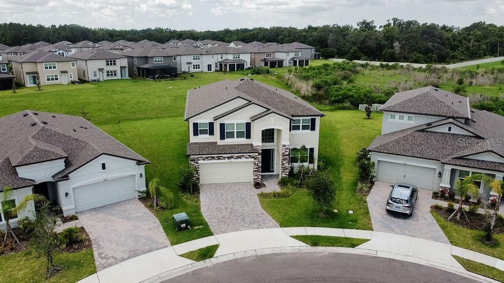 Exterior, Drone