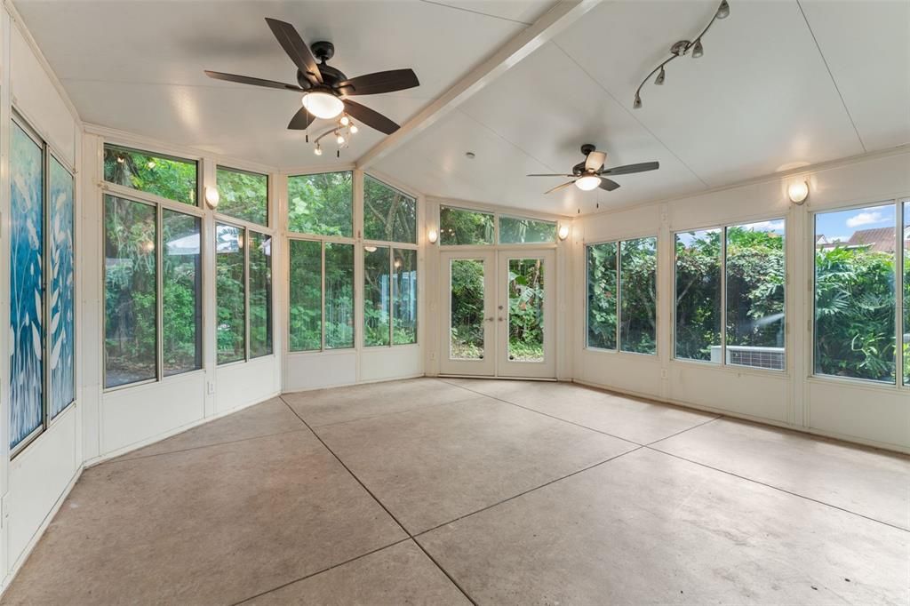 Empty room, Interior, Sun Room
