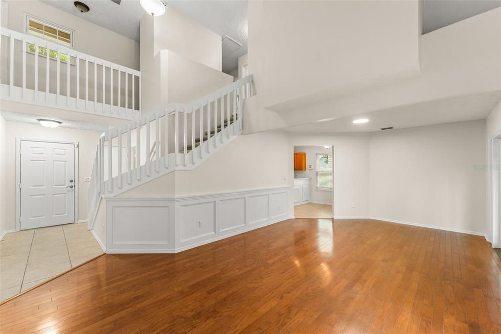 Interior, Recessed Lighting, Wood Texture Flooring