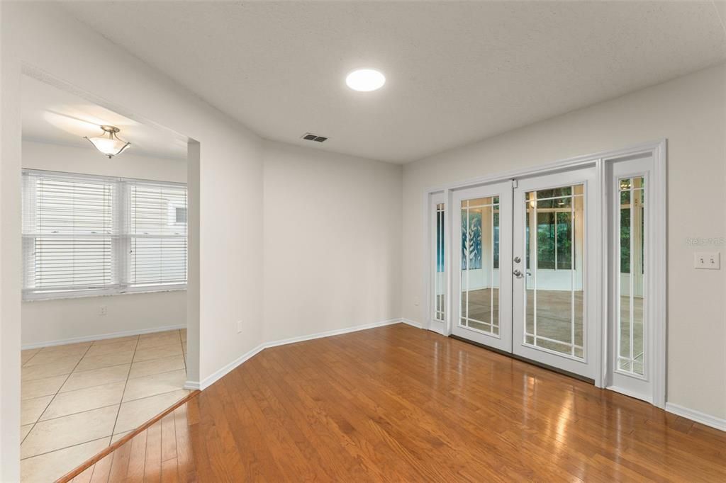 Empty room, Interior, Recessed Lighting, Wood Texture Flooring