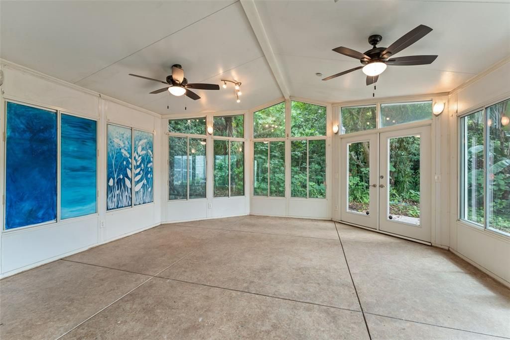 Empty room, Interior, Sun Room