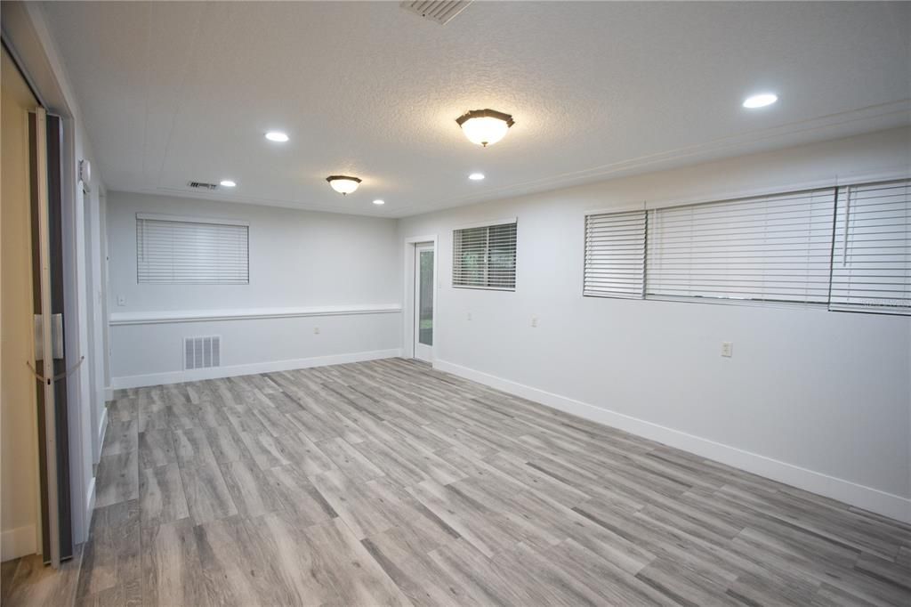 Empty room, Interior, Recessed Lighting, Wood Texture Flooring