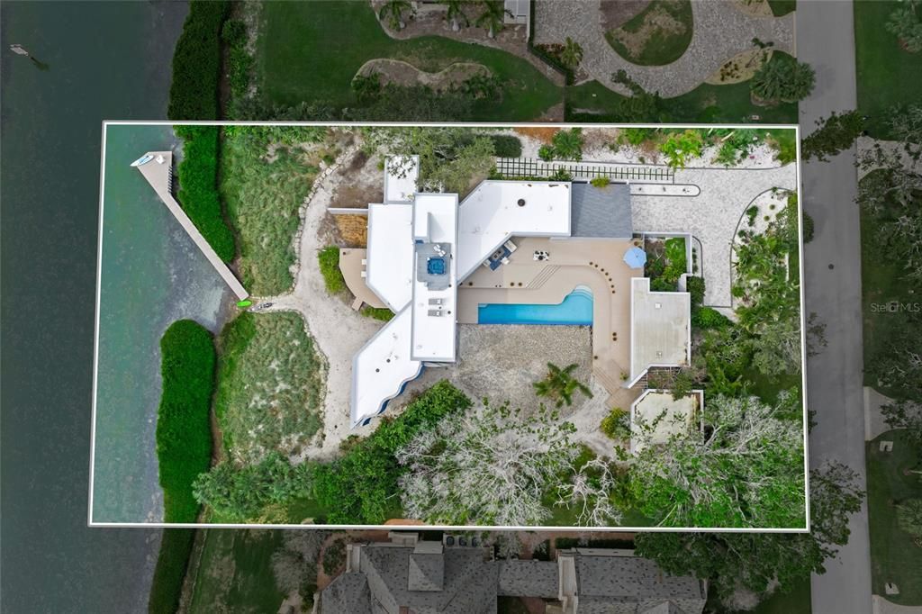 Exterior, Drone
