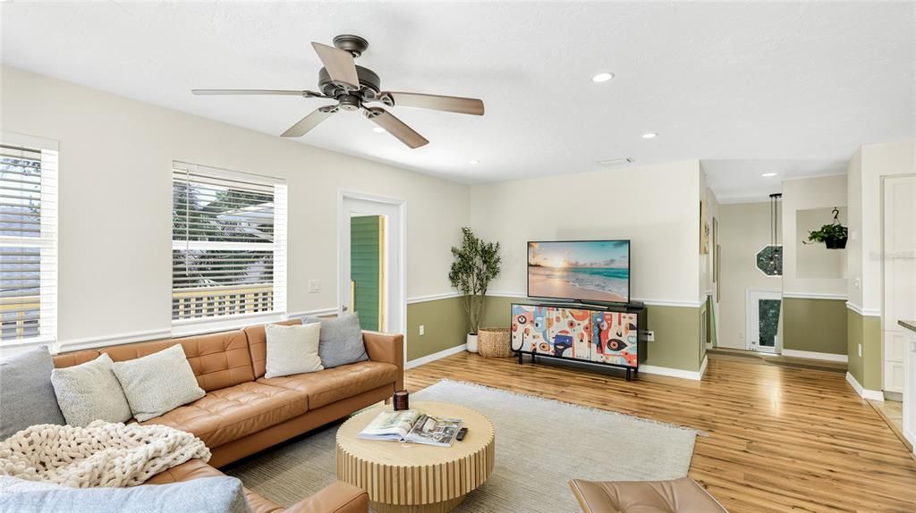 Interior, Living room, Recessed Lighting, Wood Texture Flooring