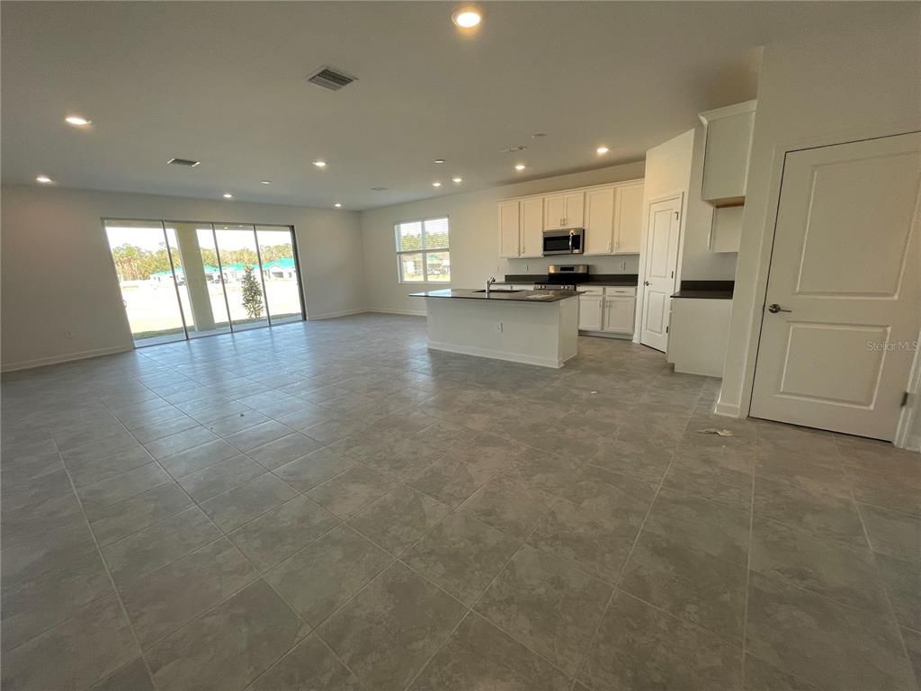 Empty room, Interior, Kitchen, Recessed Lighting