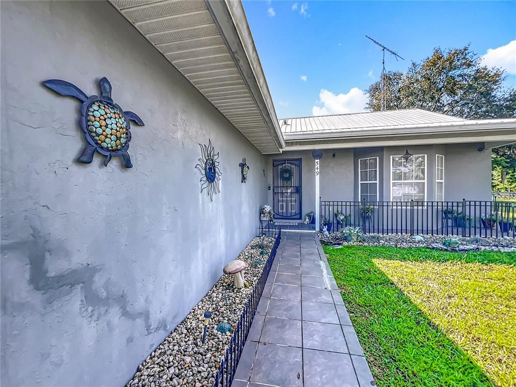 Backyard, Exterior