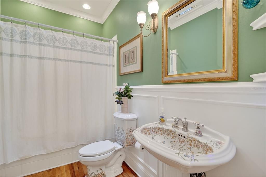 Bathroom, Interior, Recessed Lighting, Wood Texture Flooring