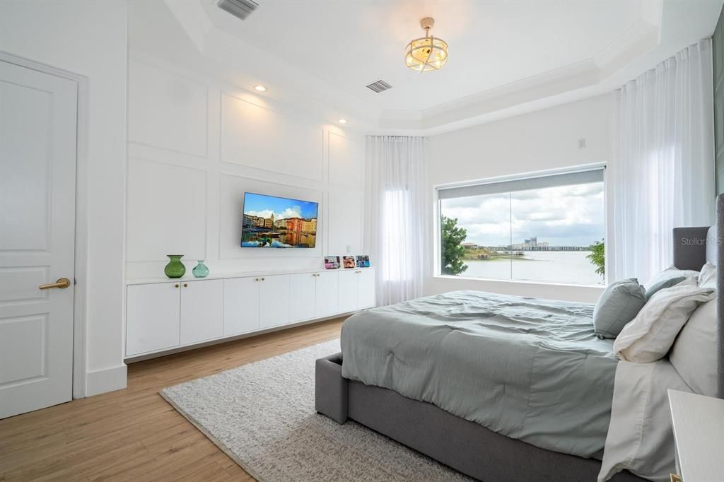 Bedroom, Interior, Recessed Lighting, Water, Wood Texture Flooring