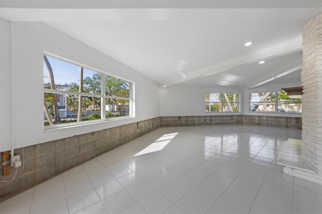 Empty room, Interior, Recessed Lighting