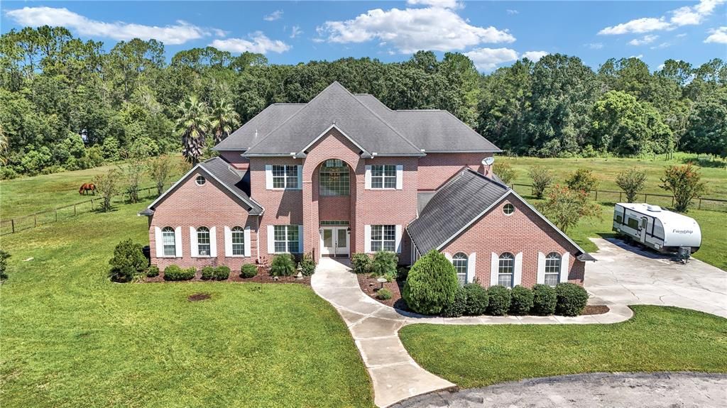 Exterior, Facade, Brick Facade, Brick Traditional