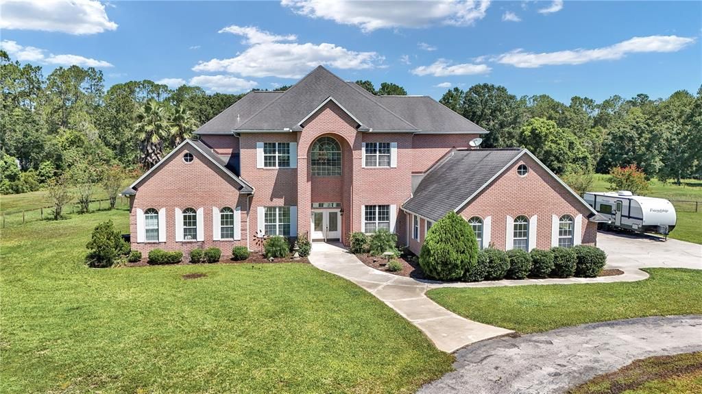 Exterior, Facade, Brick Facade, Brick Traditional