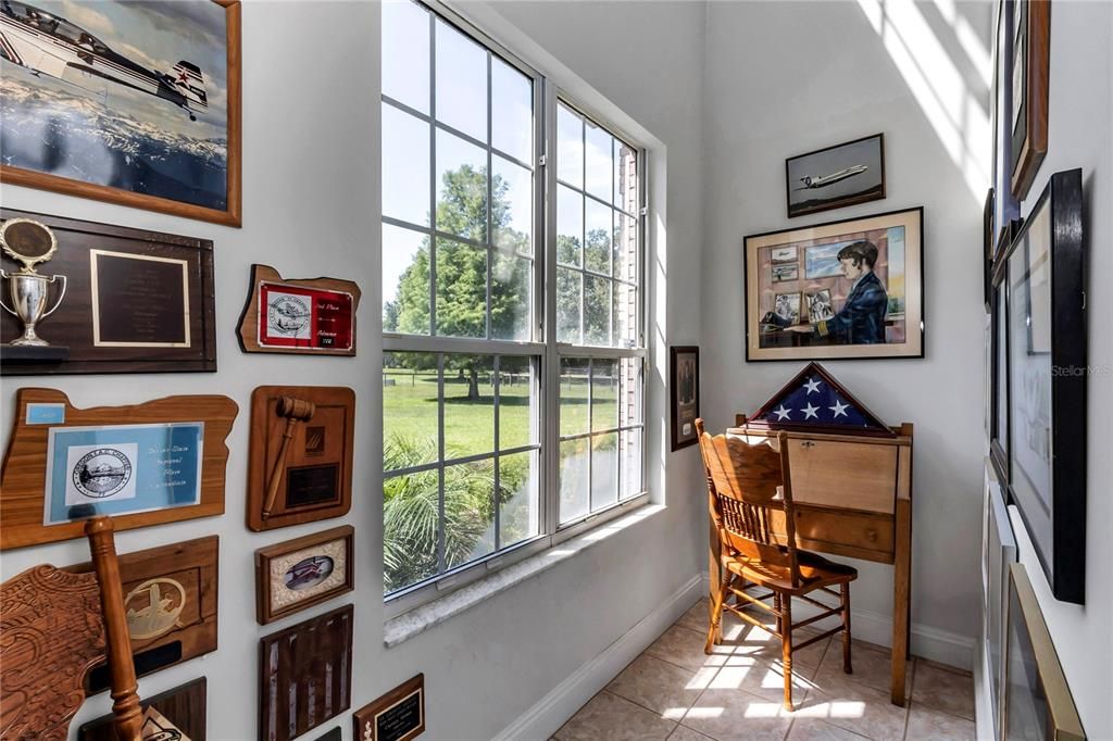 Home Office, Interior