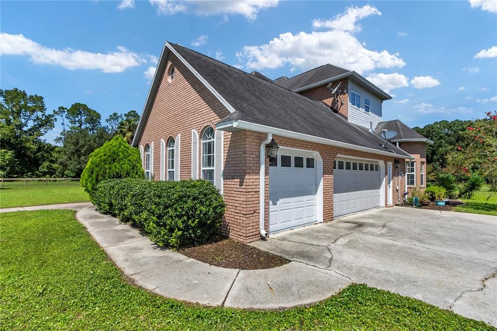 Attached, Exterior, Facade, Brick Facade, Cape Cod