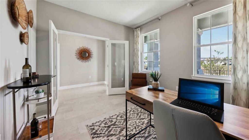 Home Office, Interior