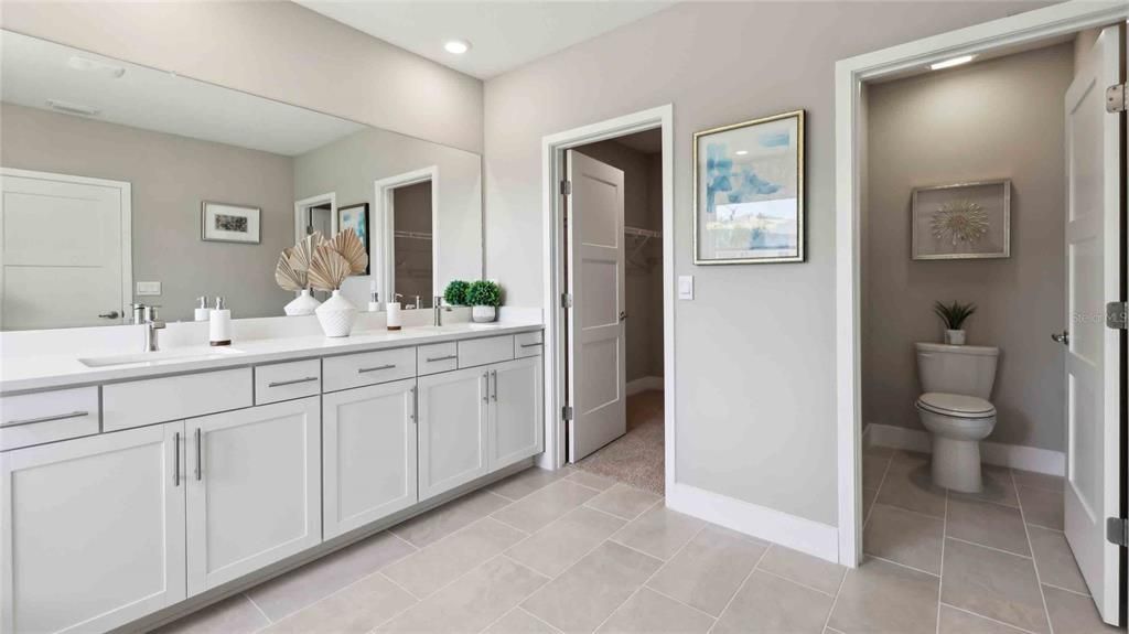 Bathroom, Dual Sink Vanities, Interior, Recessed Lighting