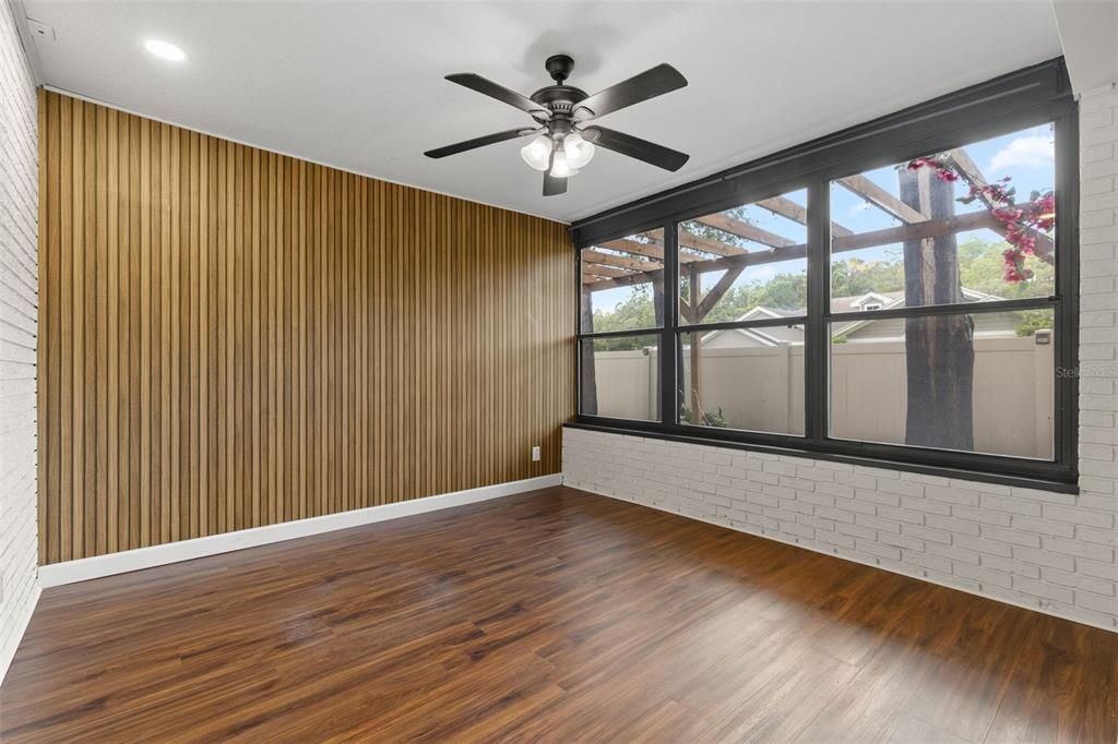Empty room, Interior, Recessed Lighting, Wood Texture Flooring
