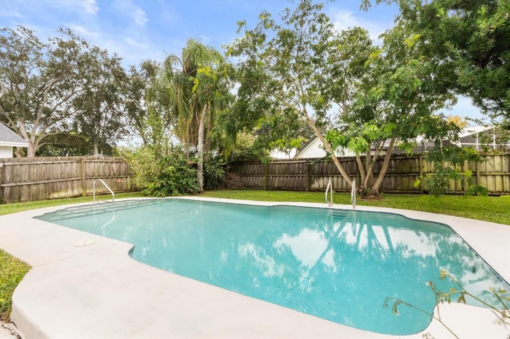 Exterior, Pool