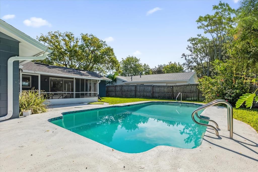 Exterior, Pool