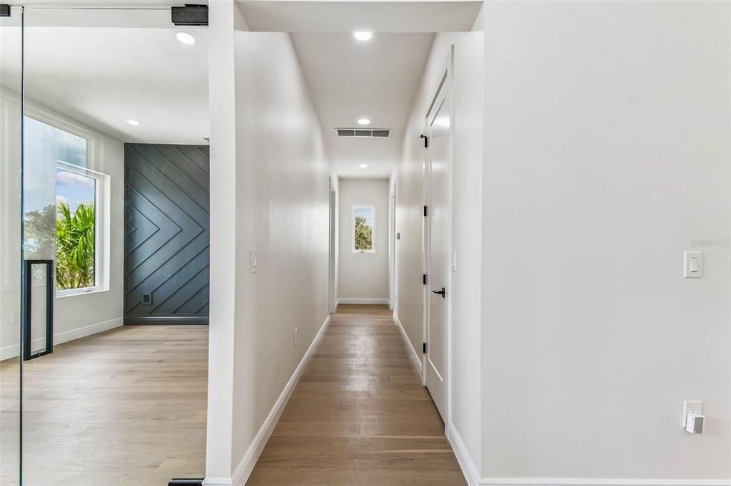 Interior, Recessed Lighting, Wood Texture Flooring
