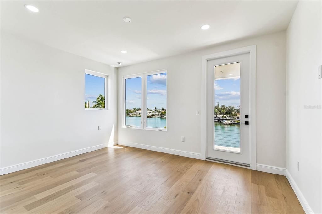 Empty room, Interior, Recessed Lighting, Water, Wood Texture Flooring