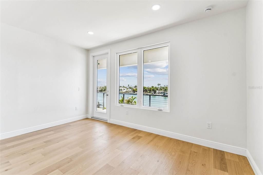 Empty room, Interior, Recessed Lighting, Water, Wood Texture Flooring