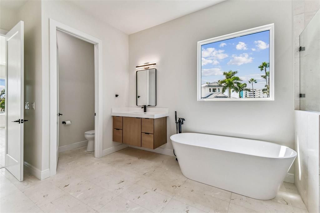 Bathroom, Free Standing Baths, Interior