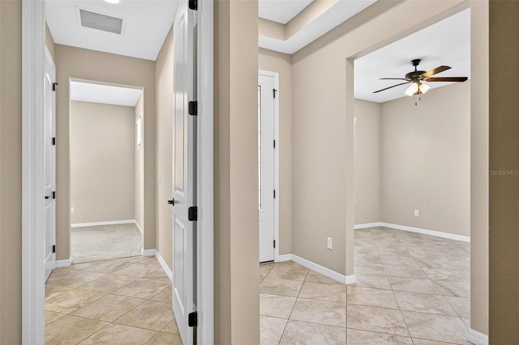 Empty room, Interior, Recessed Lighting
