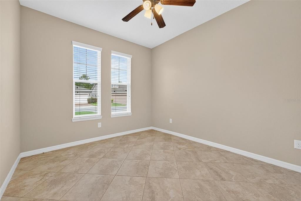 Empty room, Interior