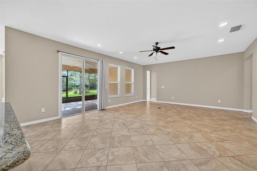 Empty room, Interior, Recessed Lighting
