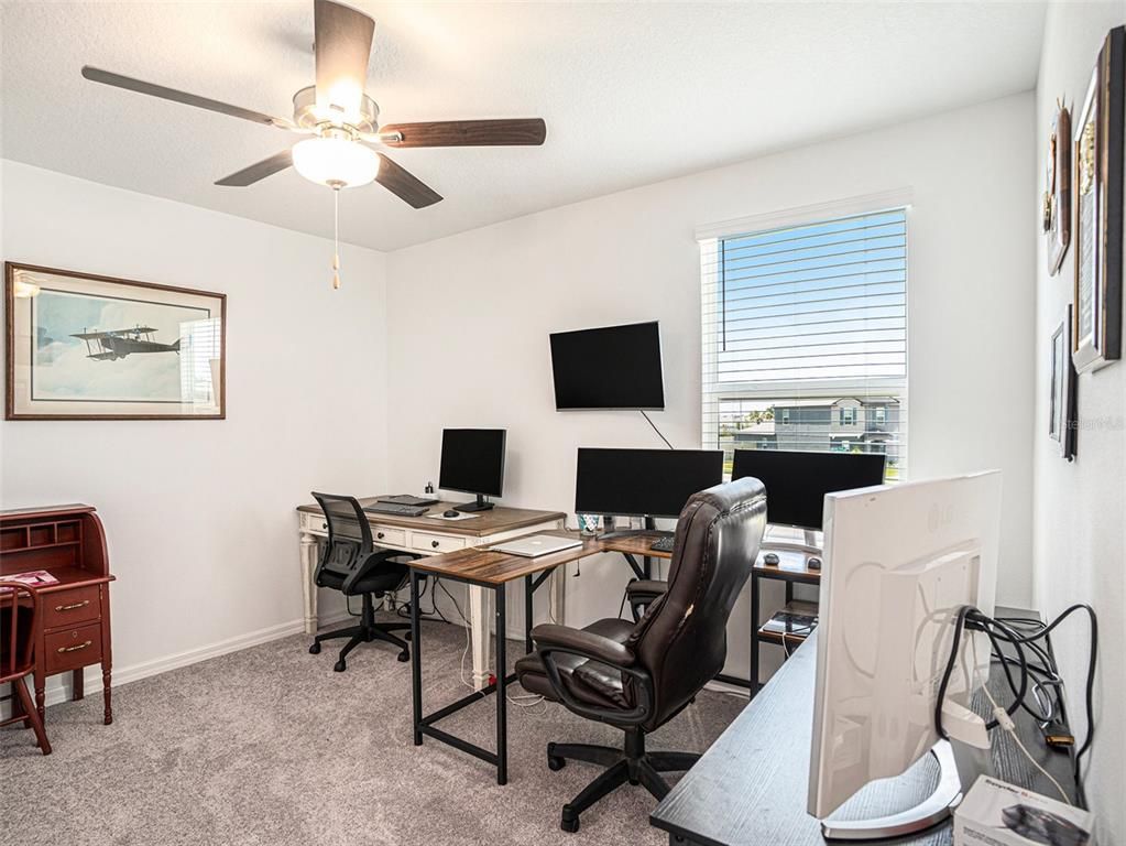 Home Office, Interior