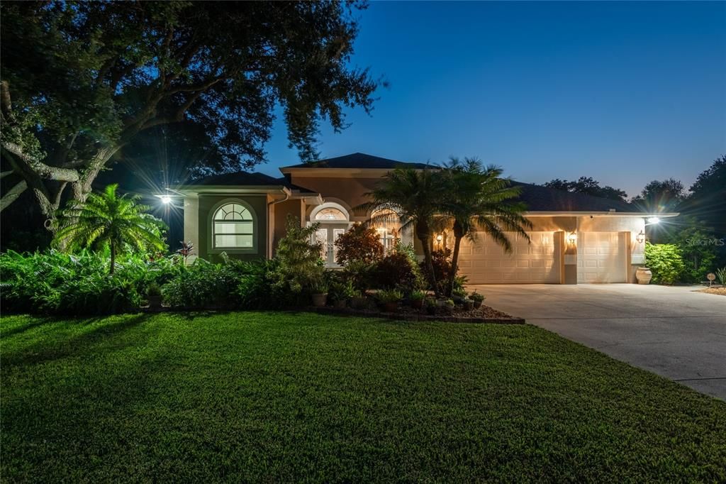 Attached, Backyard, Exterior, Facade, Ranch