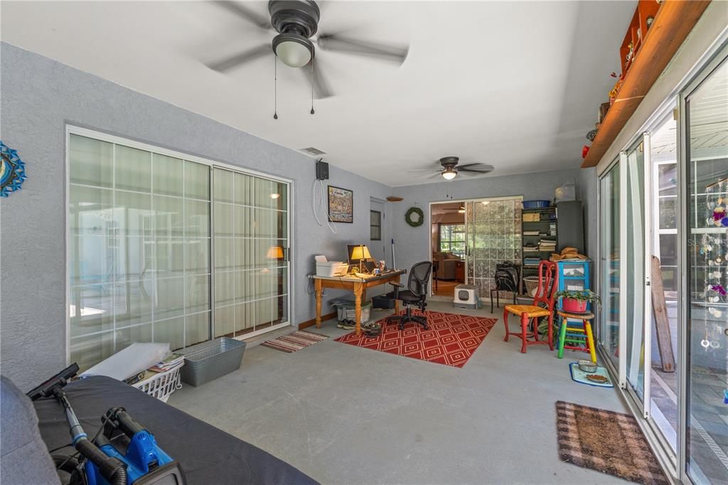 Home Office, Interior
