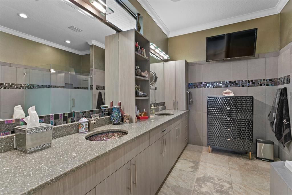 Bathroom, Interior, Recessed Lighting