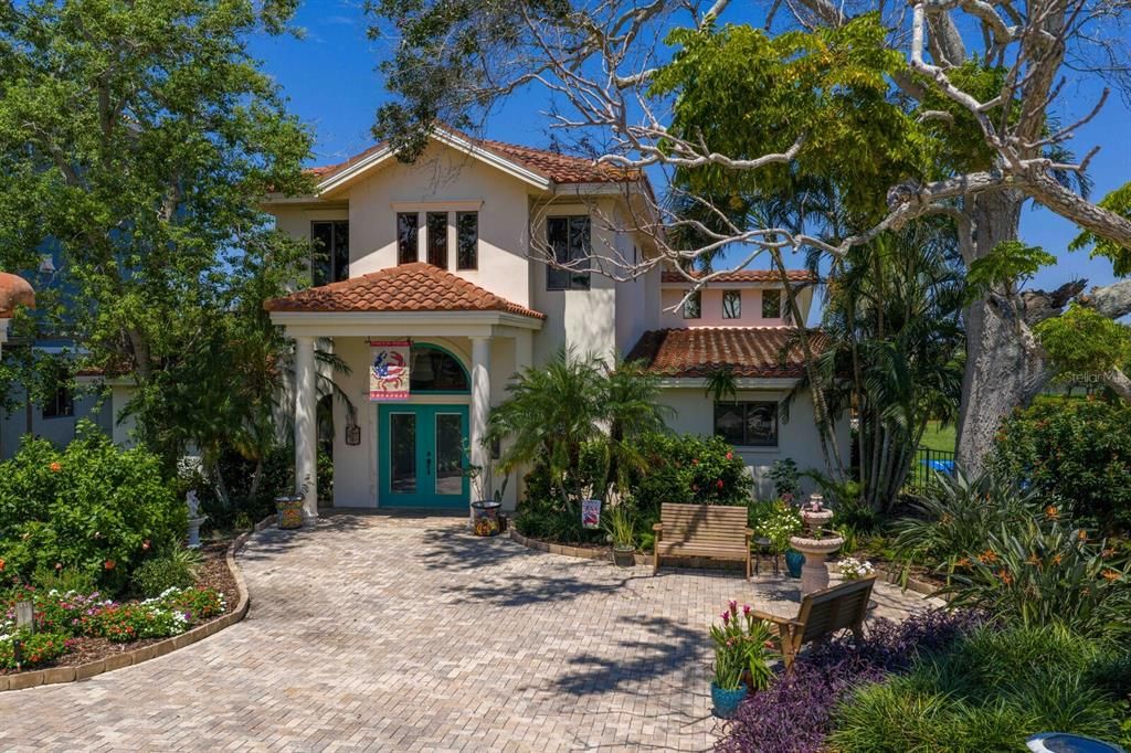 Exterior, Facade, Mediterranean